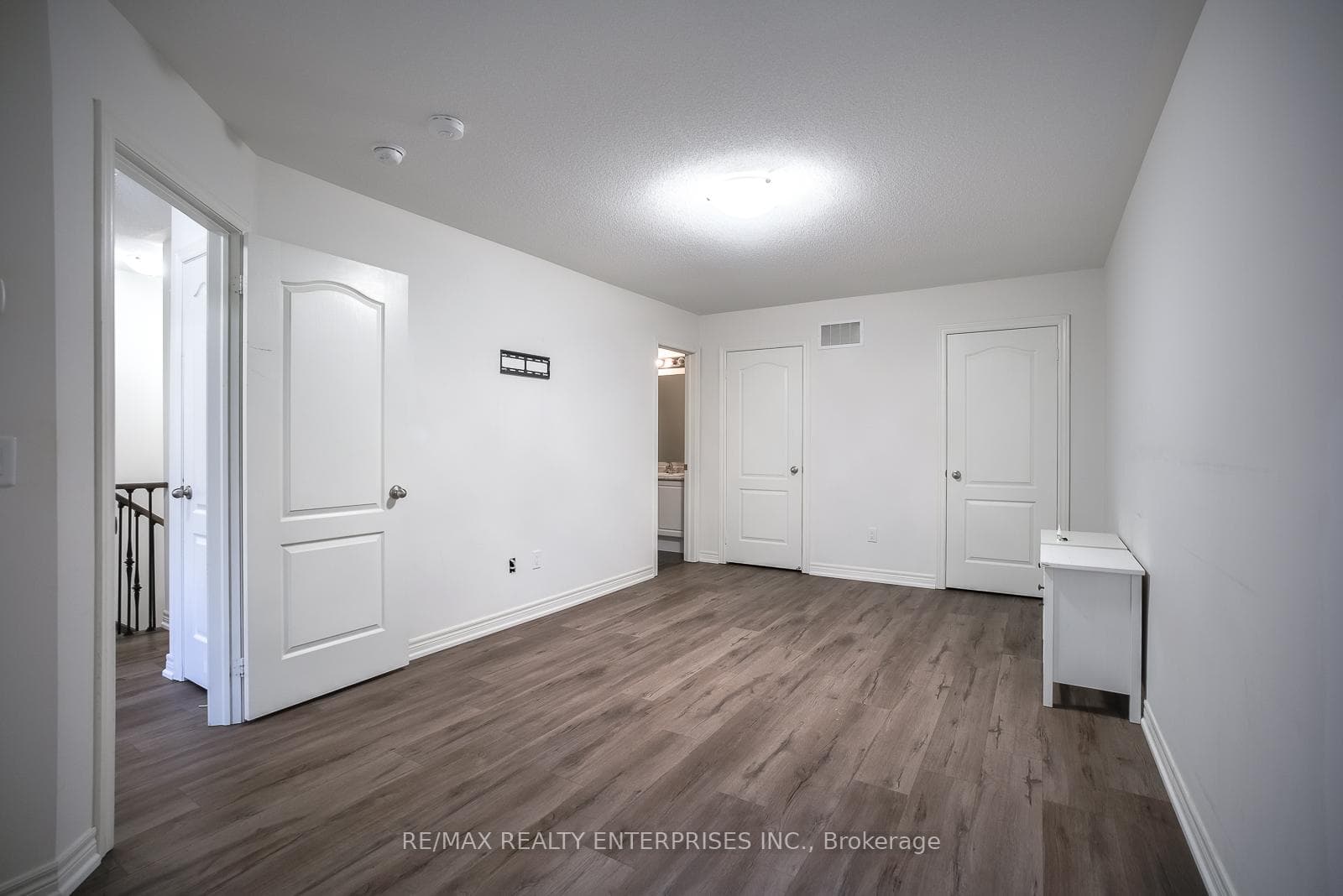 469 Manhattan Commons N/A photo 25