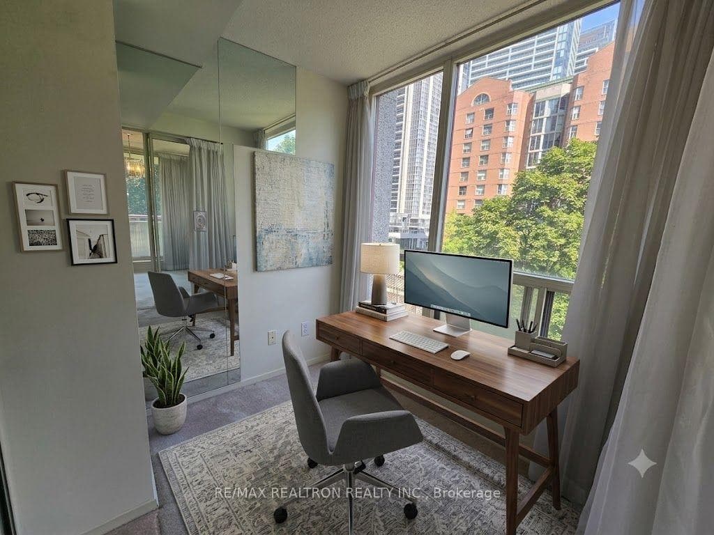 5785 Yonge Street Unit 403 photo 4