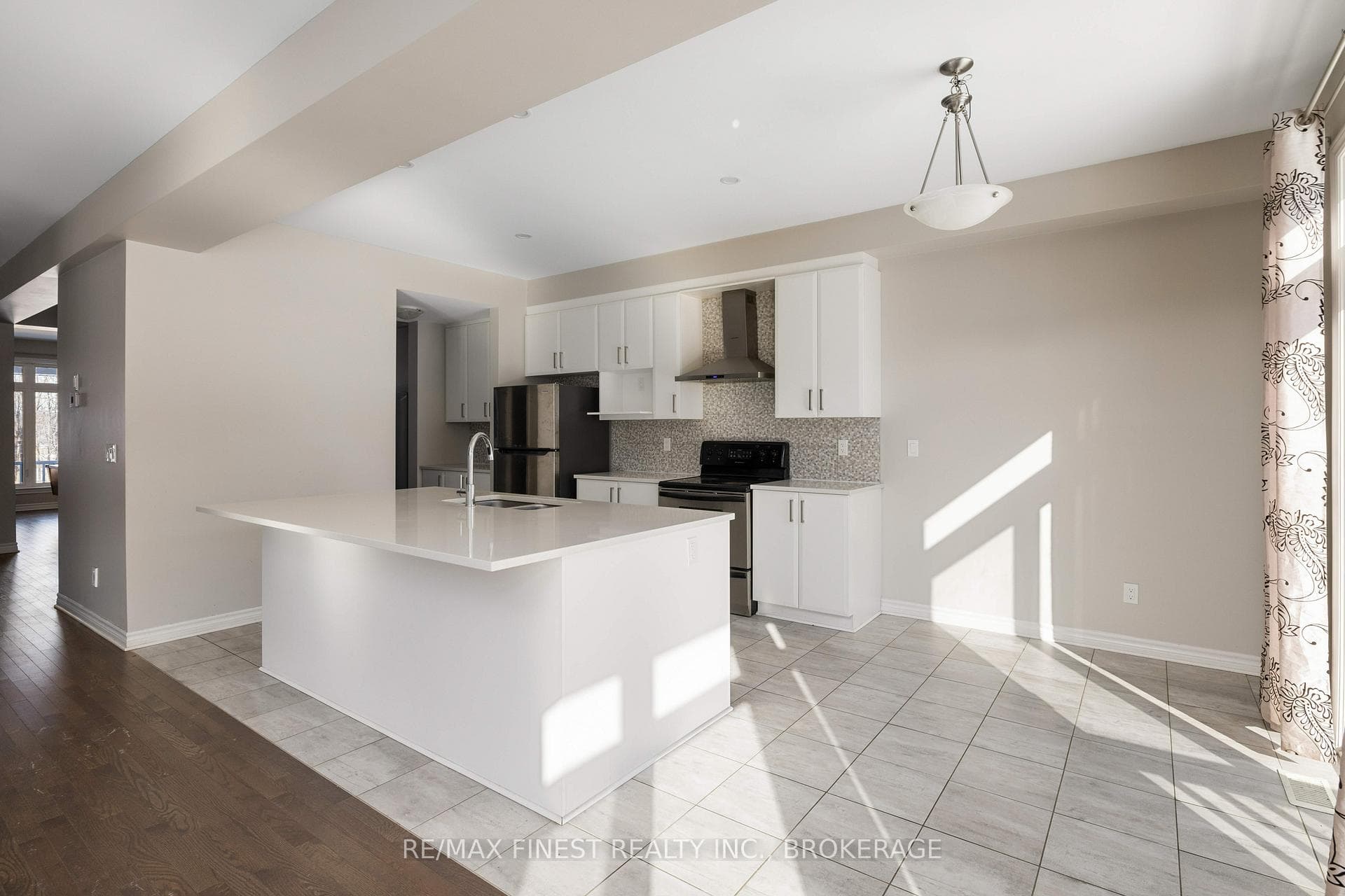 1239 Waterside Way photo 15