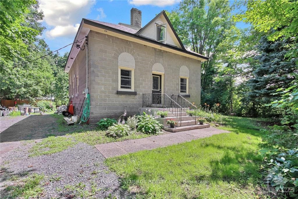 17752 BLOOMINGTON Road photo 1