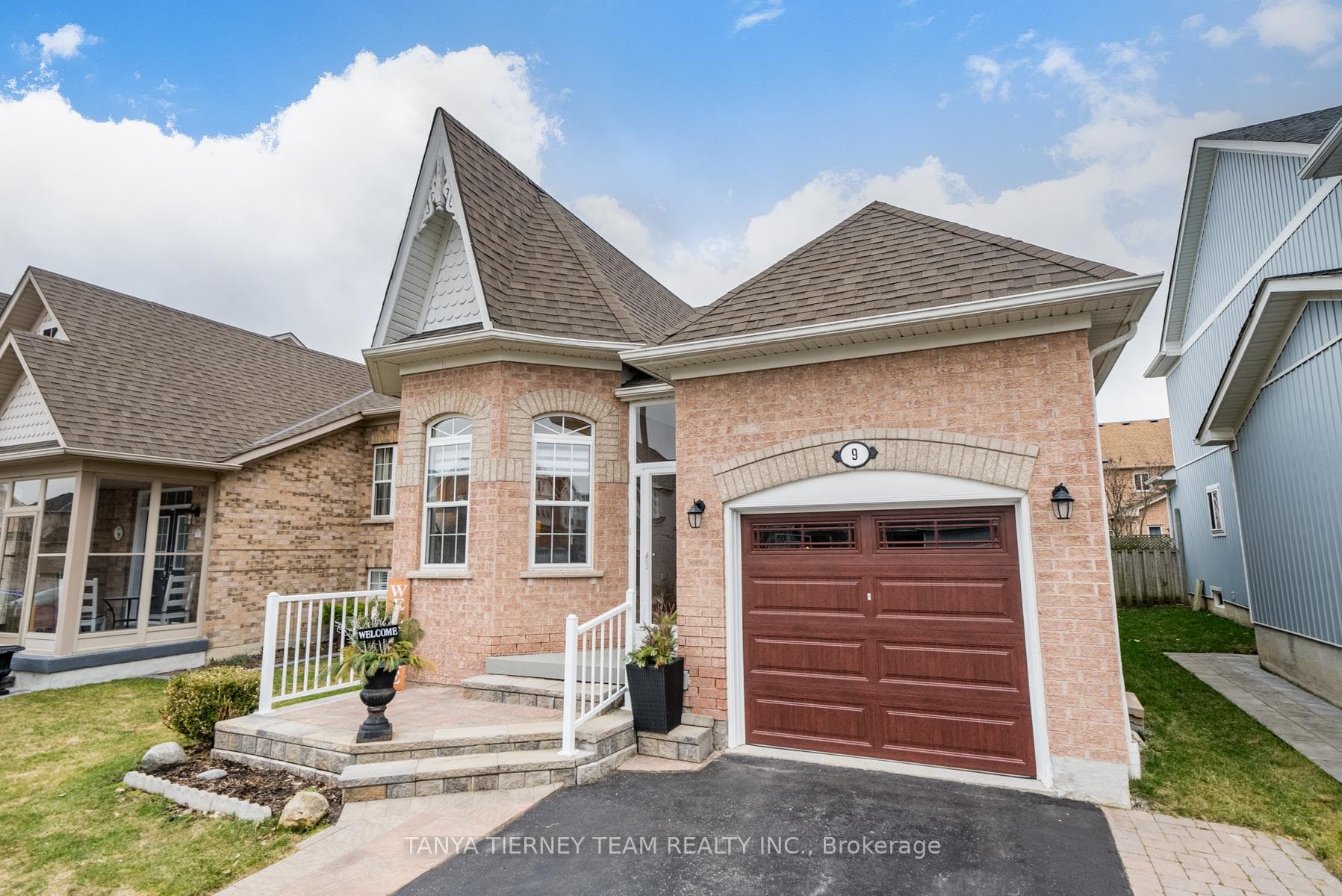 9 Wessex Drive photo 1