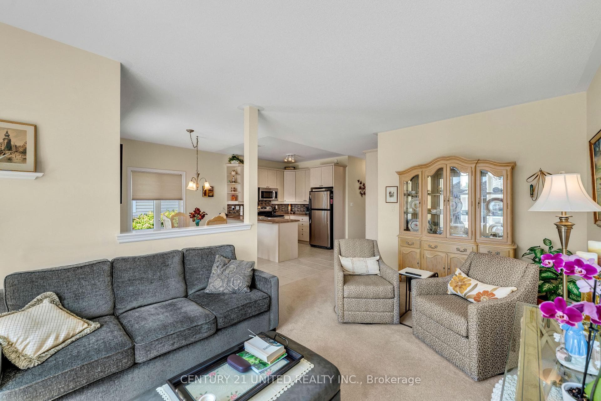 745 Prince Of Wales Drive photo 18