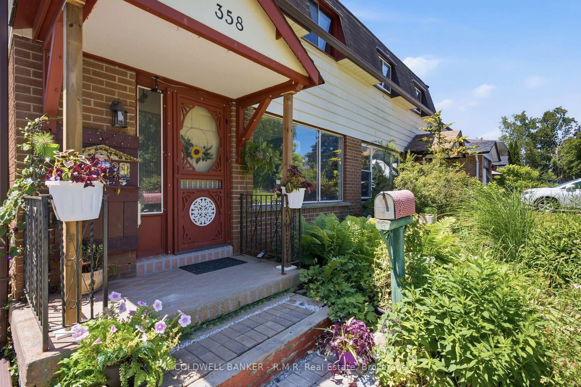 358 Camelot Court photo 6