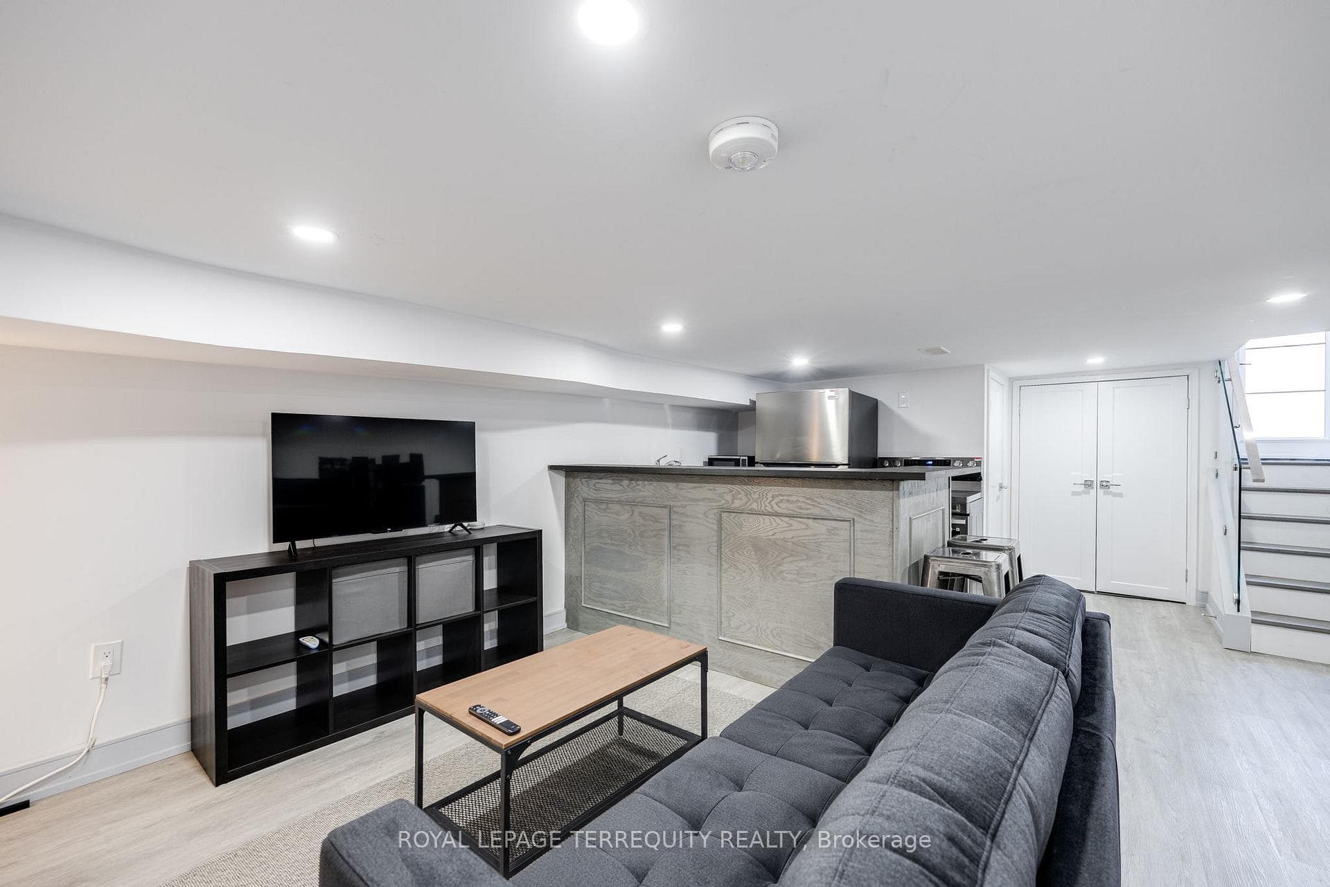 668 Indian Road Unit BSMT photo 11