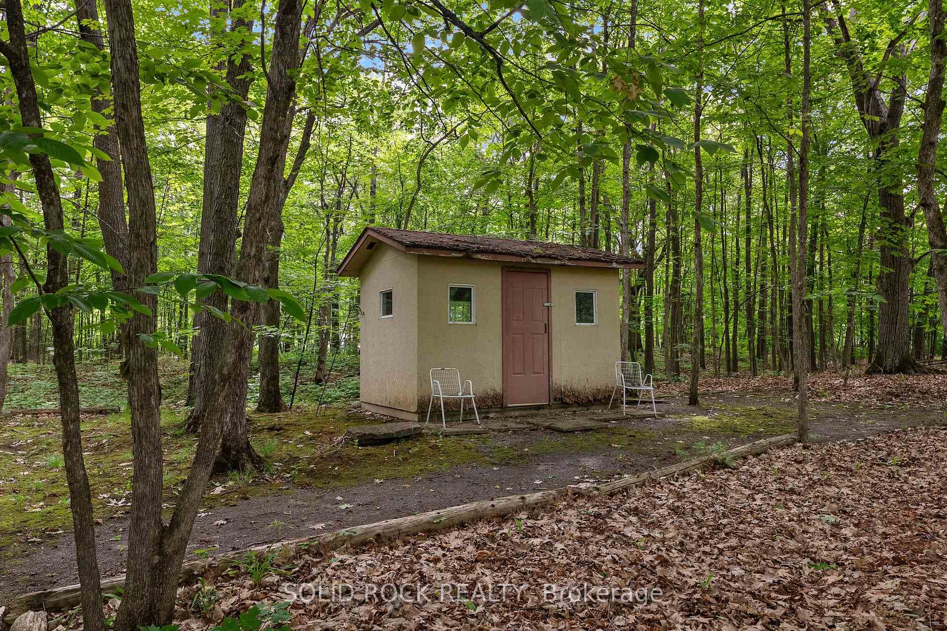 89 Woodridge Court photo 9