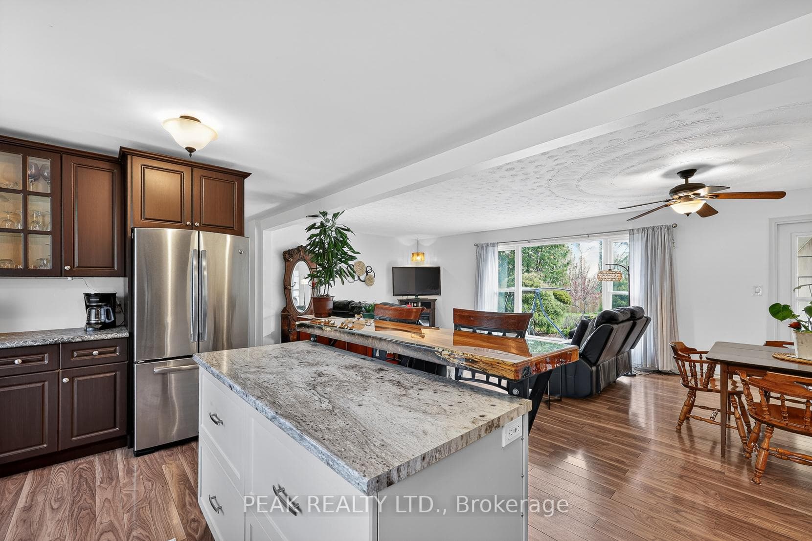 269 Robinson Street photo 26