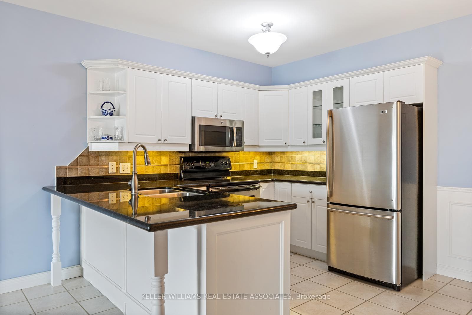 60 Wyndham Street Unit 1010 photo 17