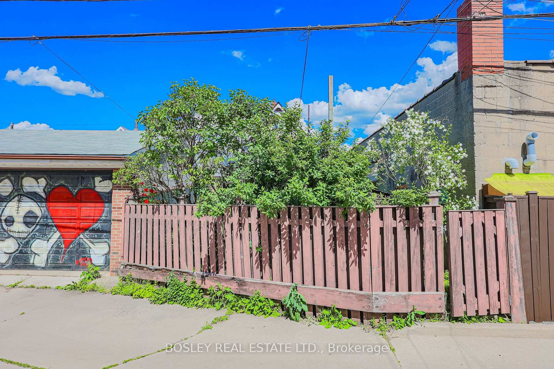 1174 Dovercourt Road photo 28