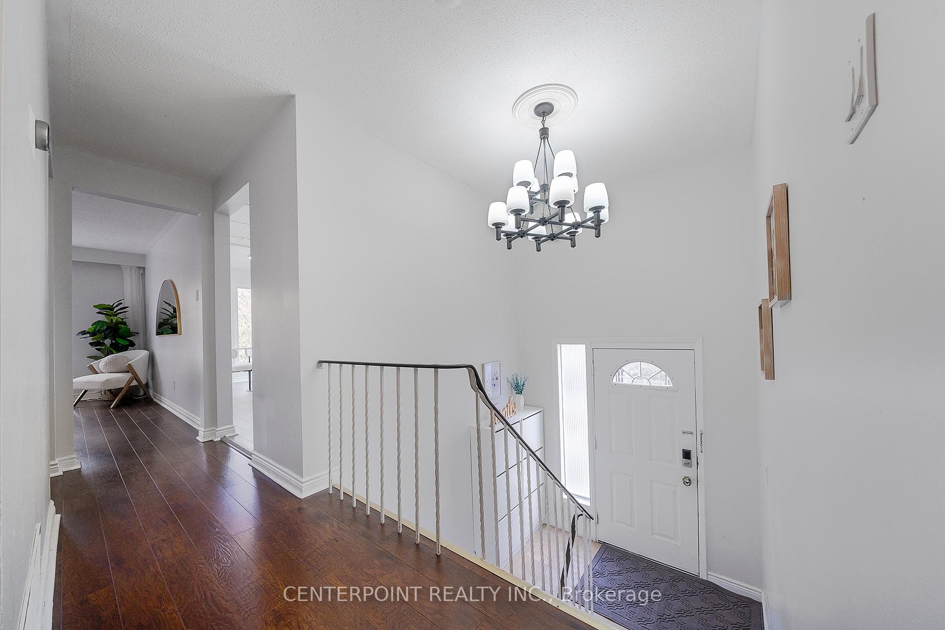 82 Van Horne Avenue photo 4