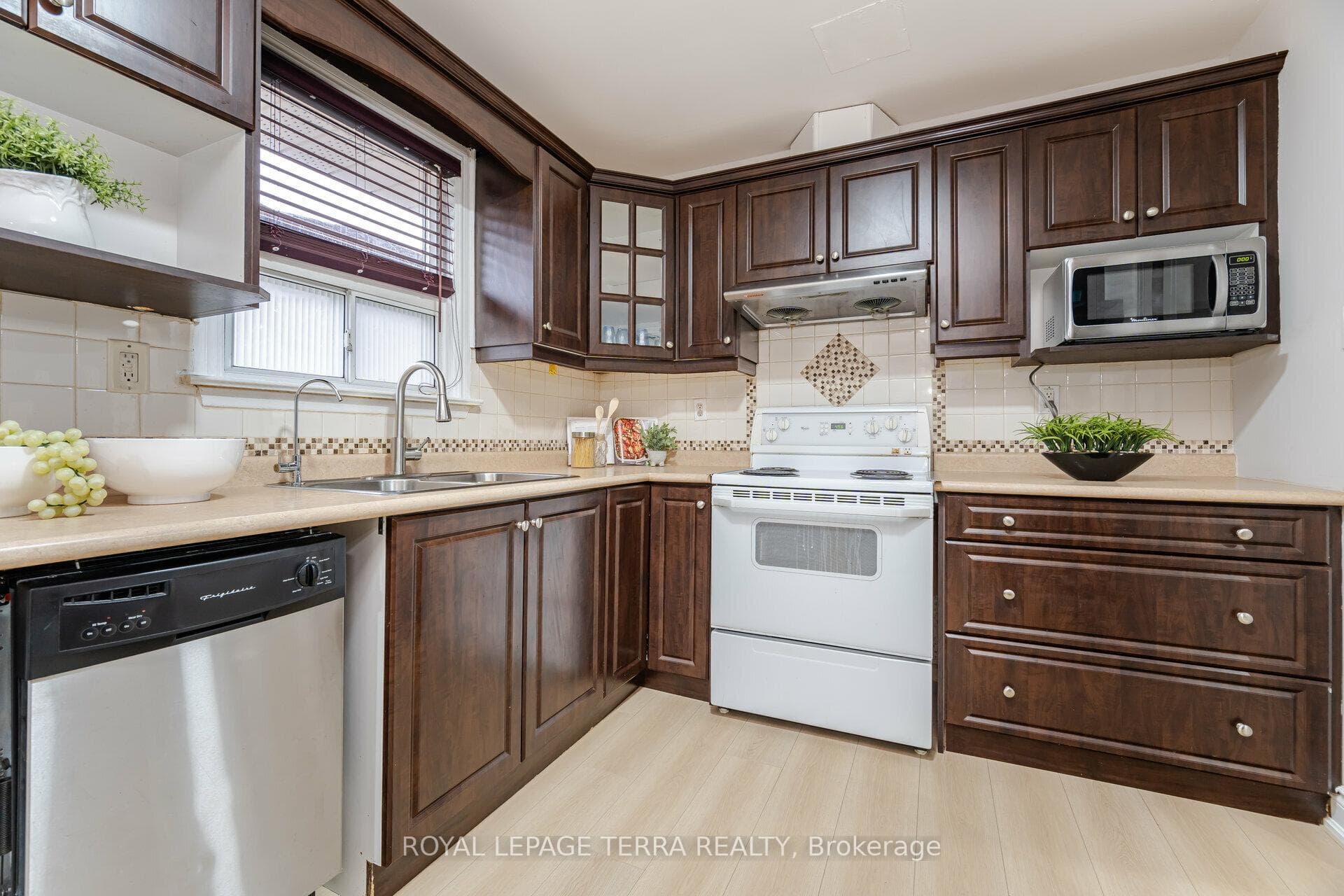 114 Milford Haven Drive photo 13