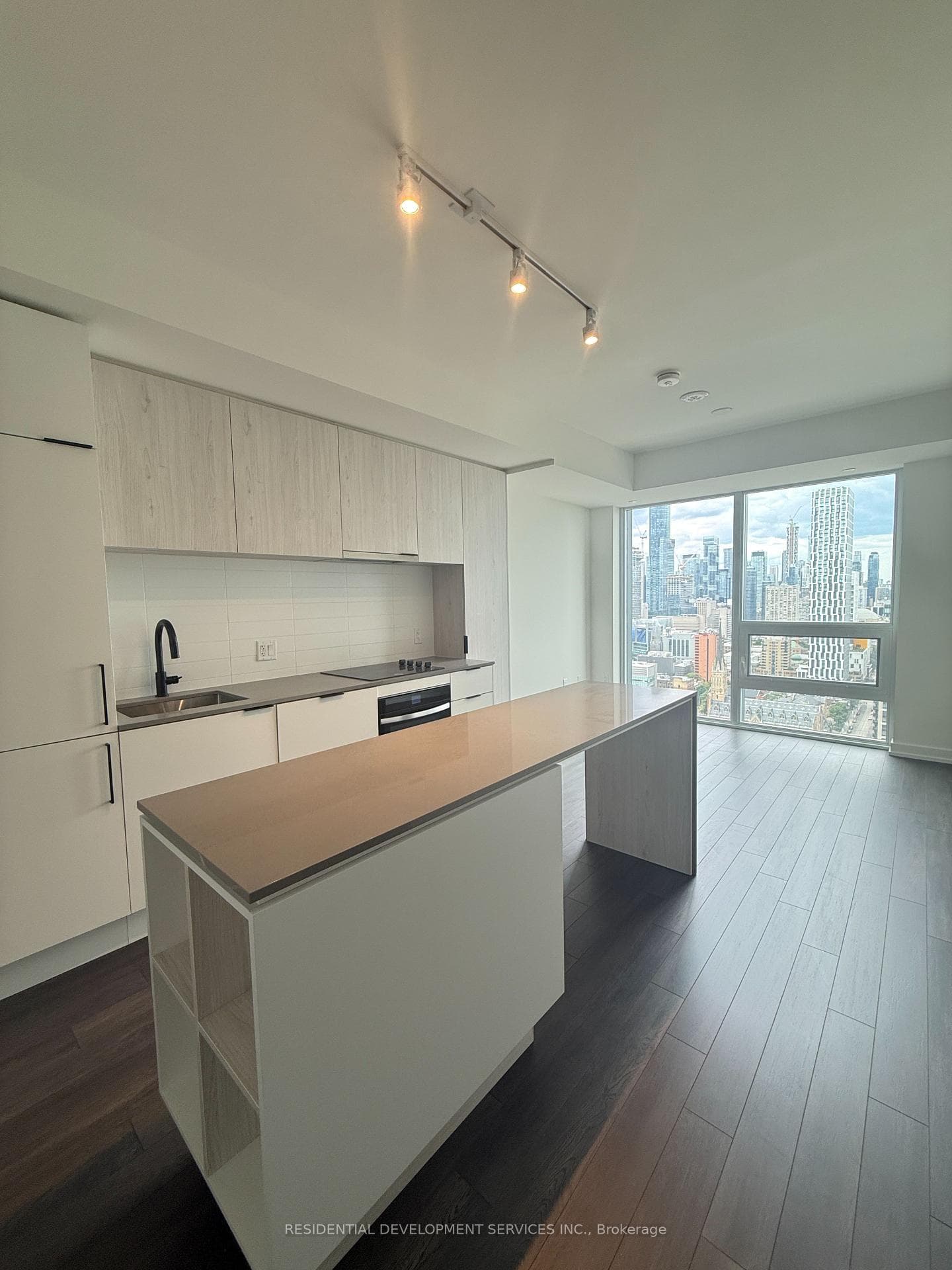 89 Church Street Unit 3604 photo 2