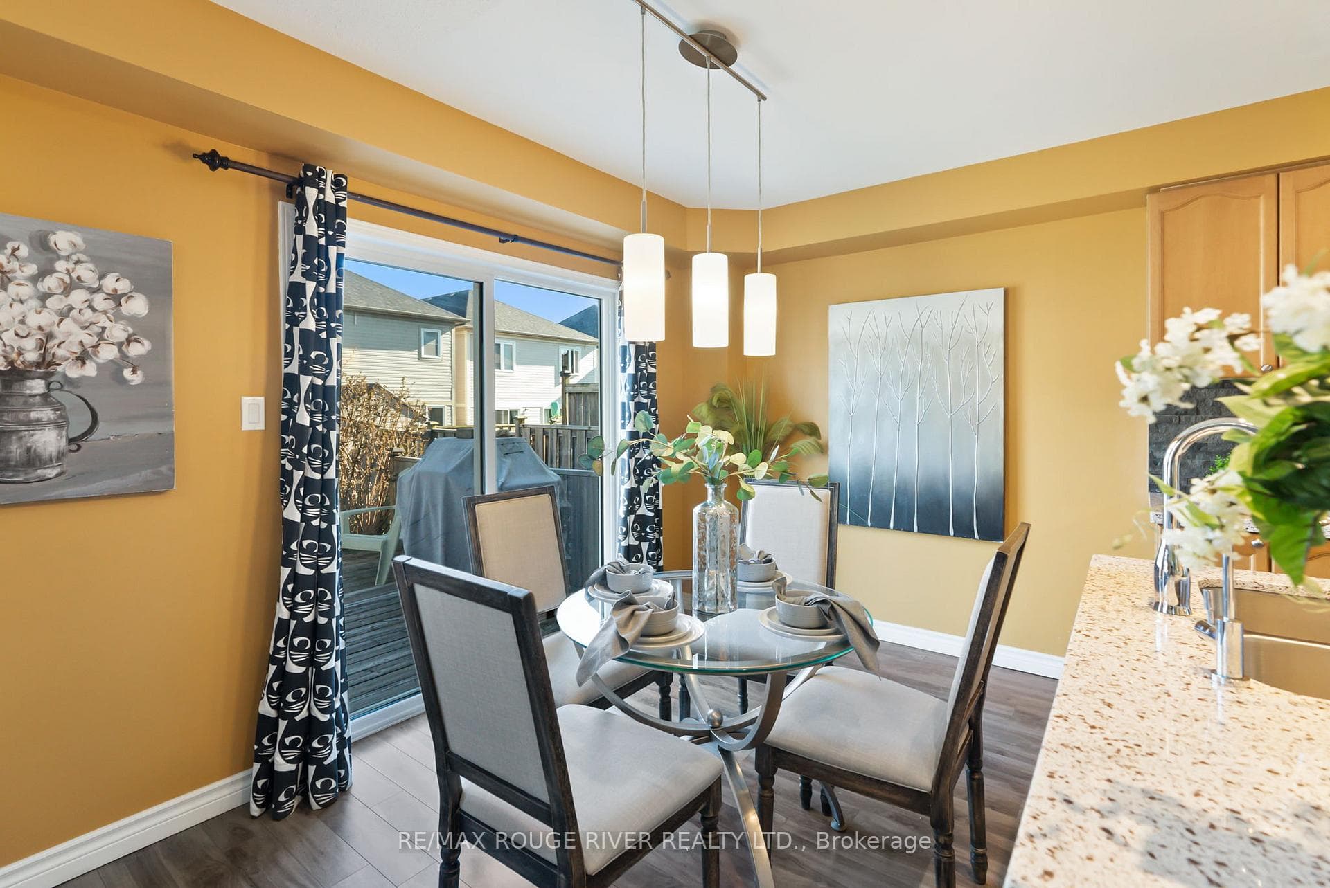 74 Donlevy Crescent photo 15
