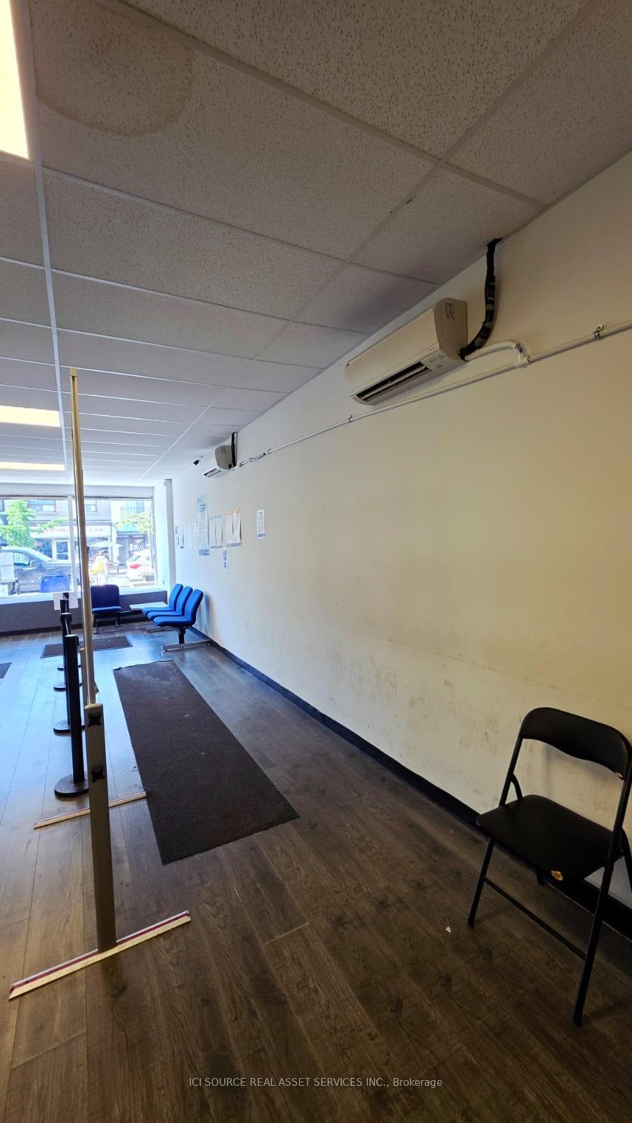 1811 Danforth Avenue photo 2