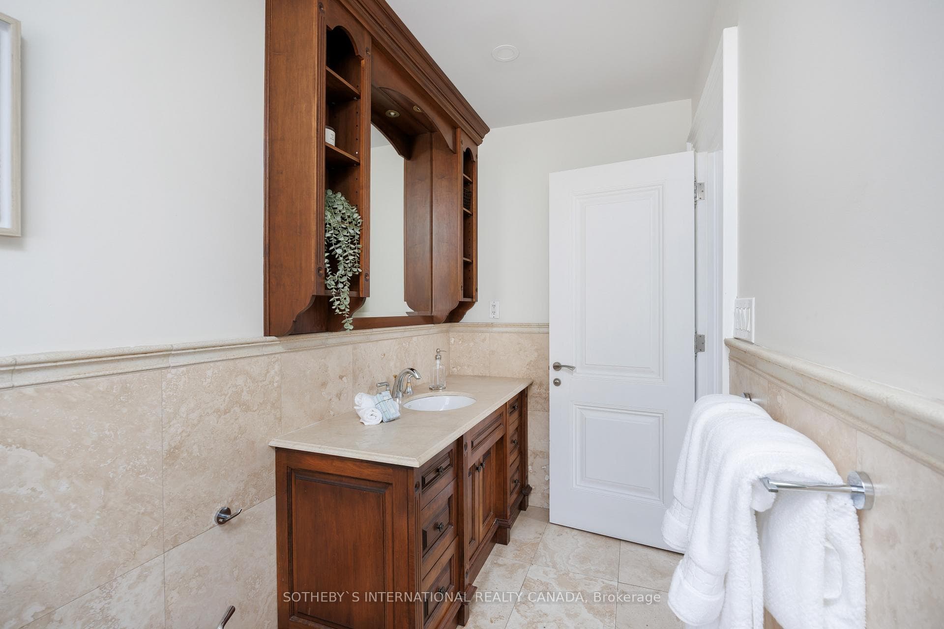 48 Hartfield Road photo 24