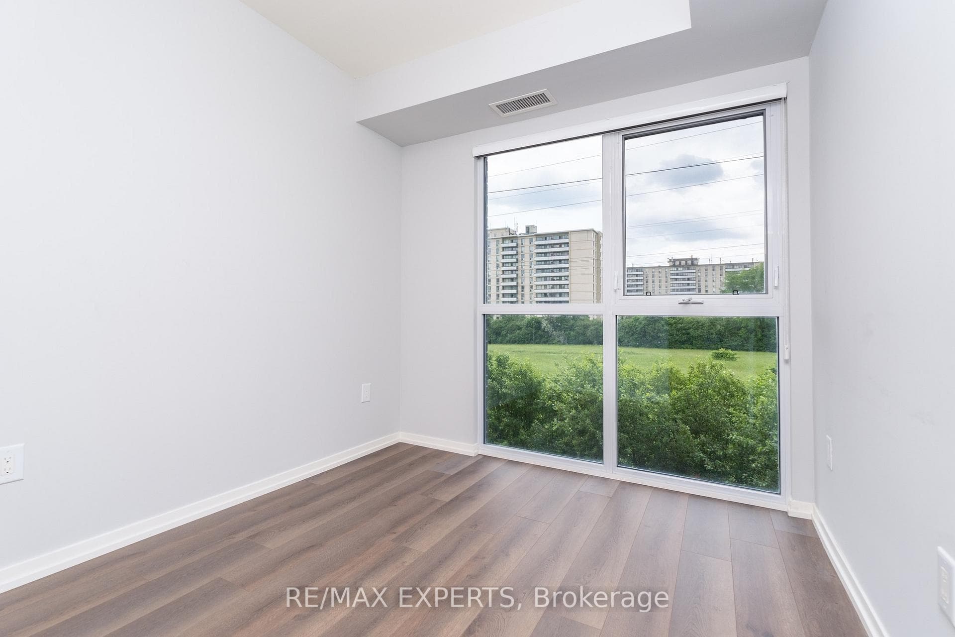 3237 Bayview Avenue Unit 104 photo 25