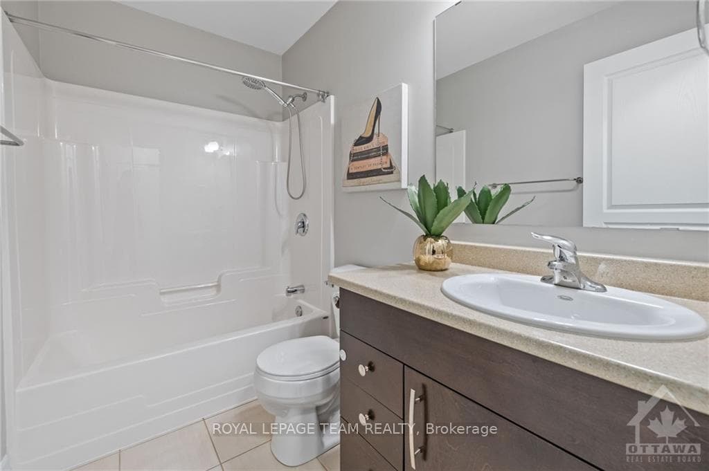 100 URBANCREST photo 23