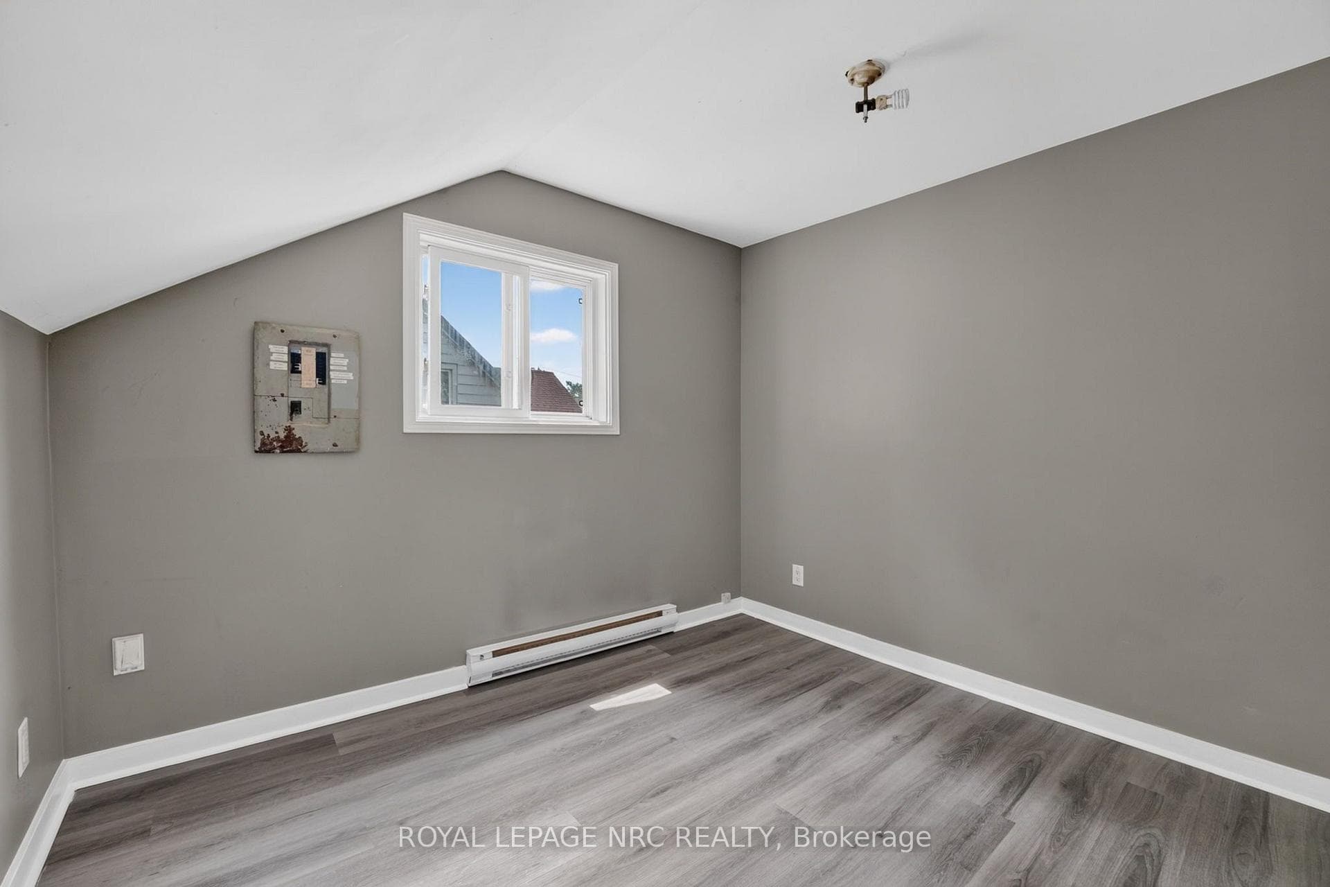 231-233 Jarvis Street photo 8
