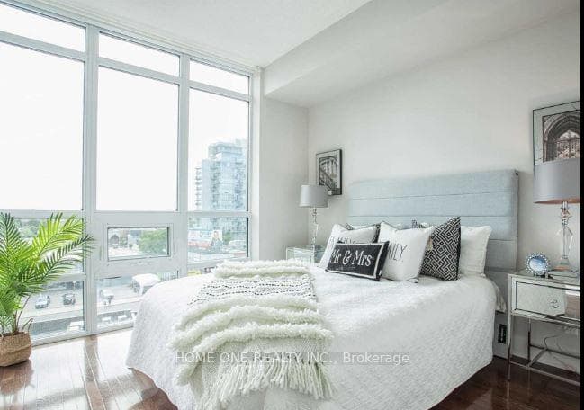 26 NORTON Avenue Unit 1011 photo 13