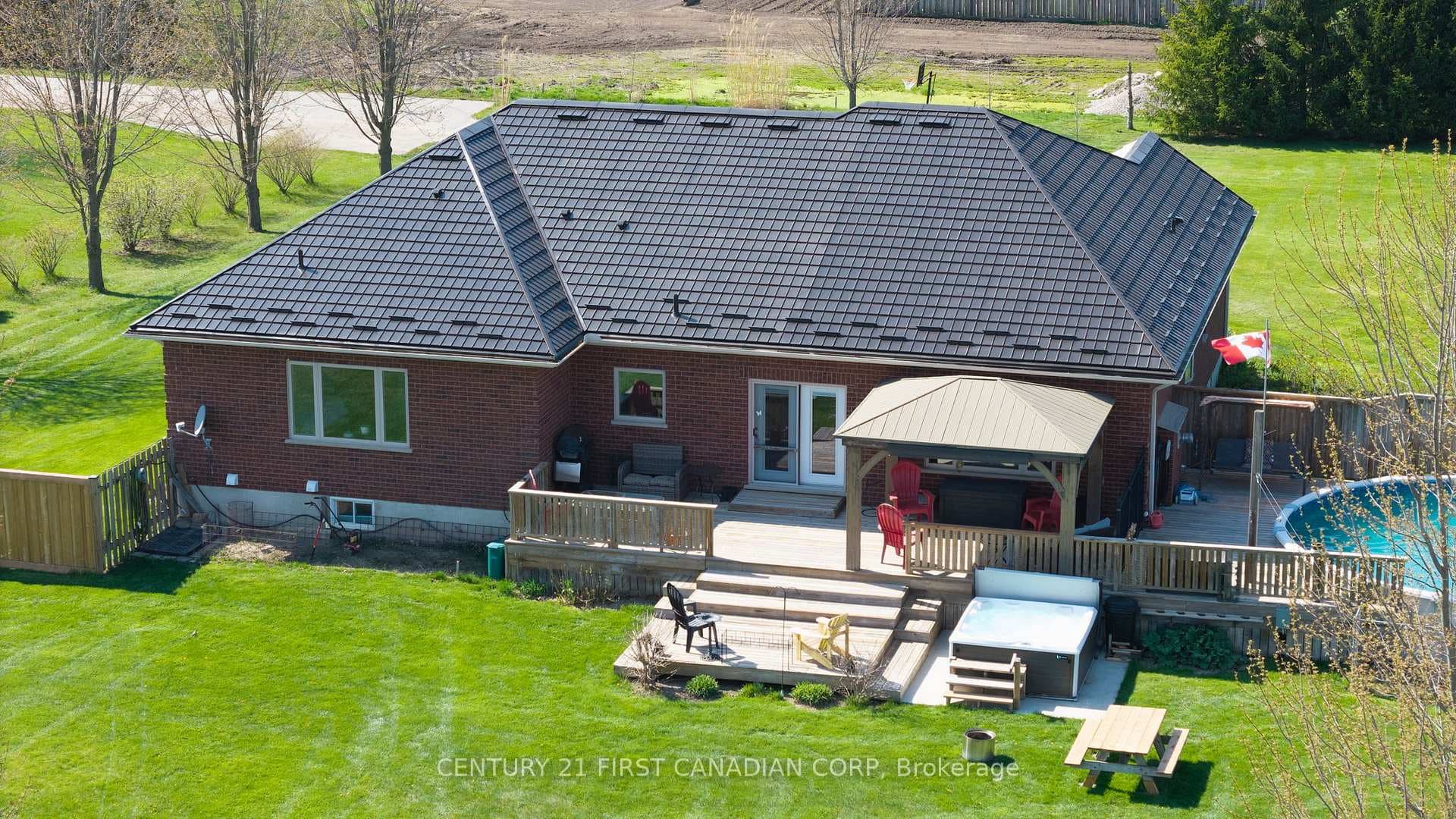 653 Peter Street photo 49
