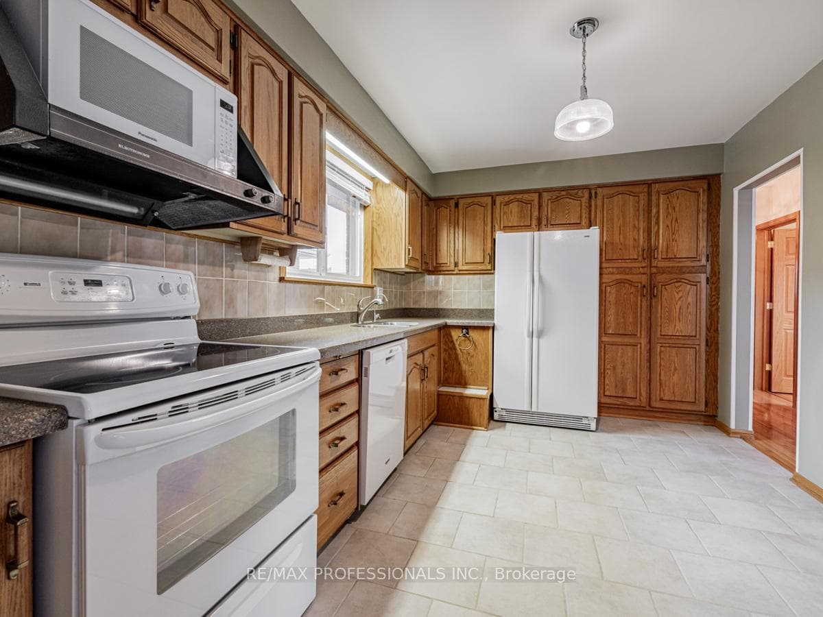 61 Marilake Drive photo 17
