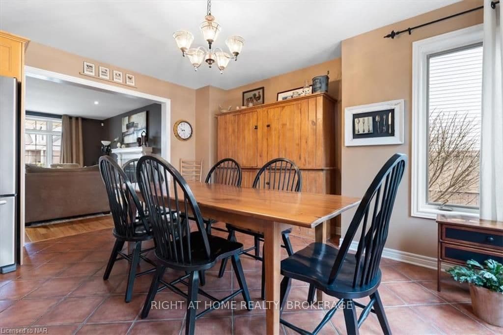 56 MCCAFFERY Crescent photo 19