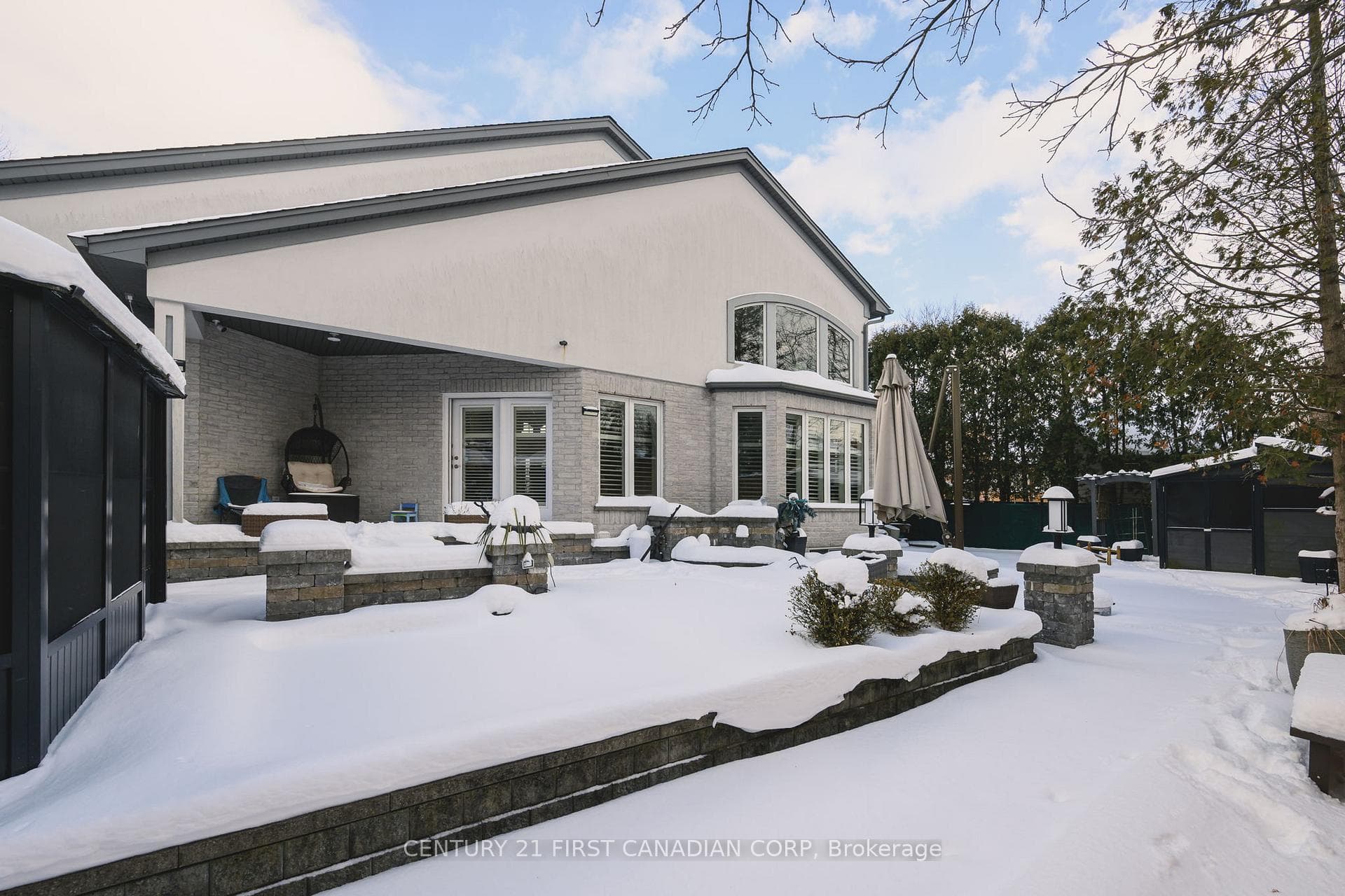 7 Edwin Drive photo 45