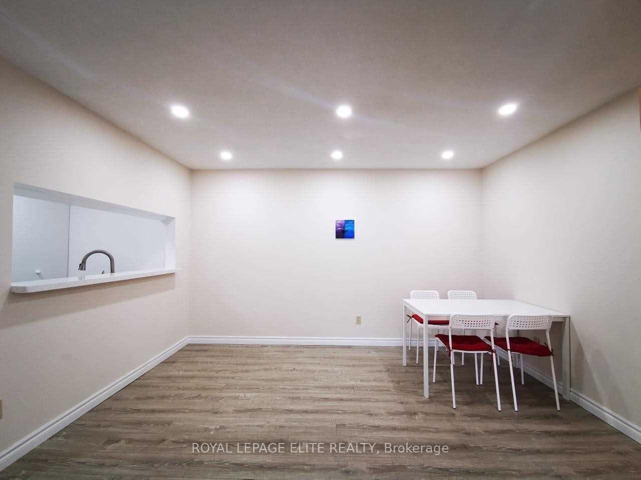 1450 Glen Abbey Gate Unit 714 photo 6