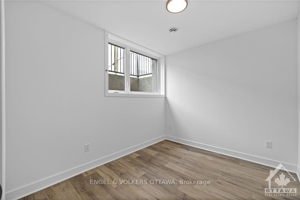 1260 MARENGER Street Unit D photo 18