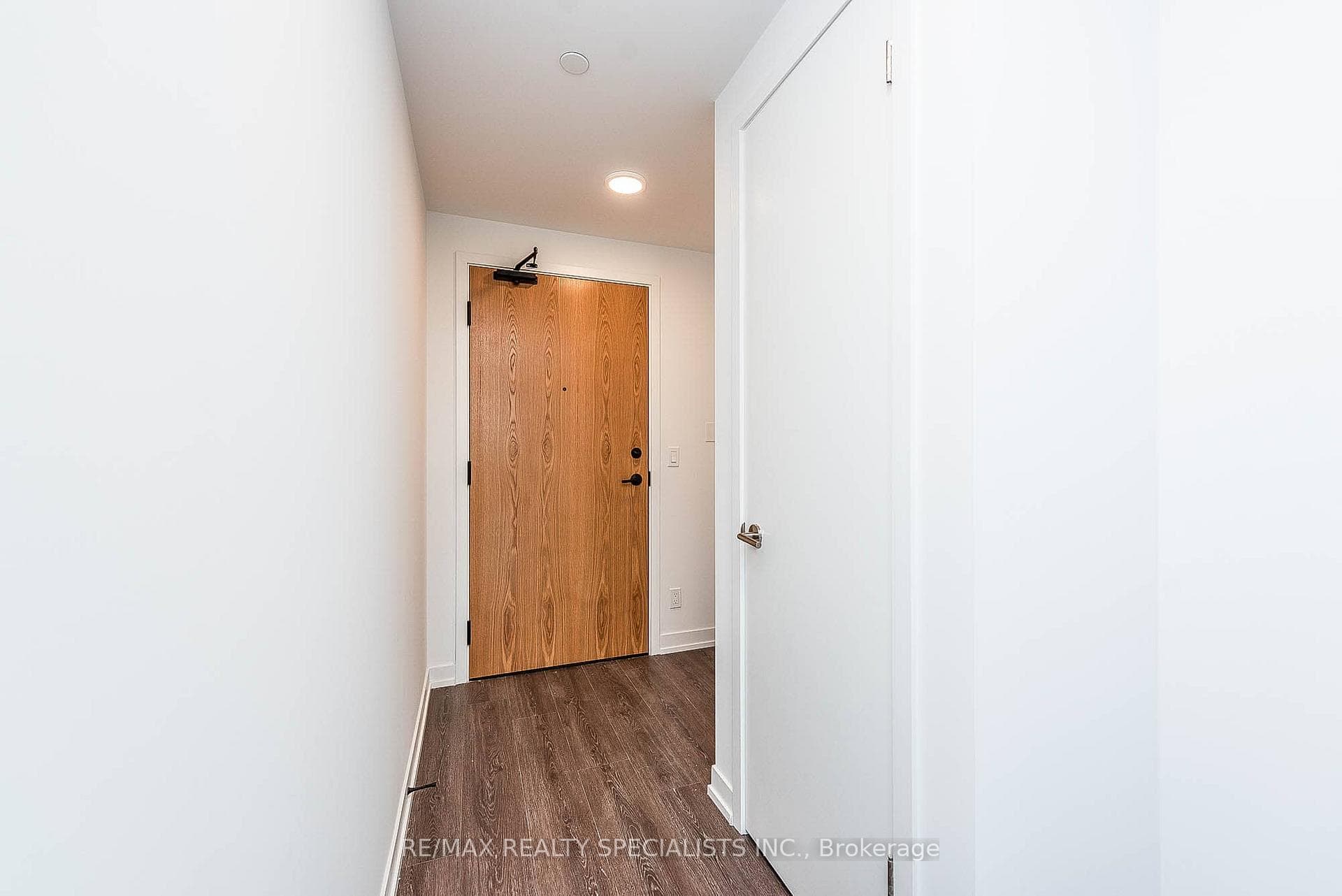 8 Beverly Glen Boulevard Unit 202 photo 3