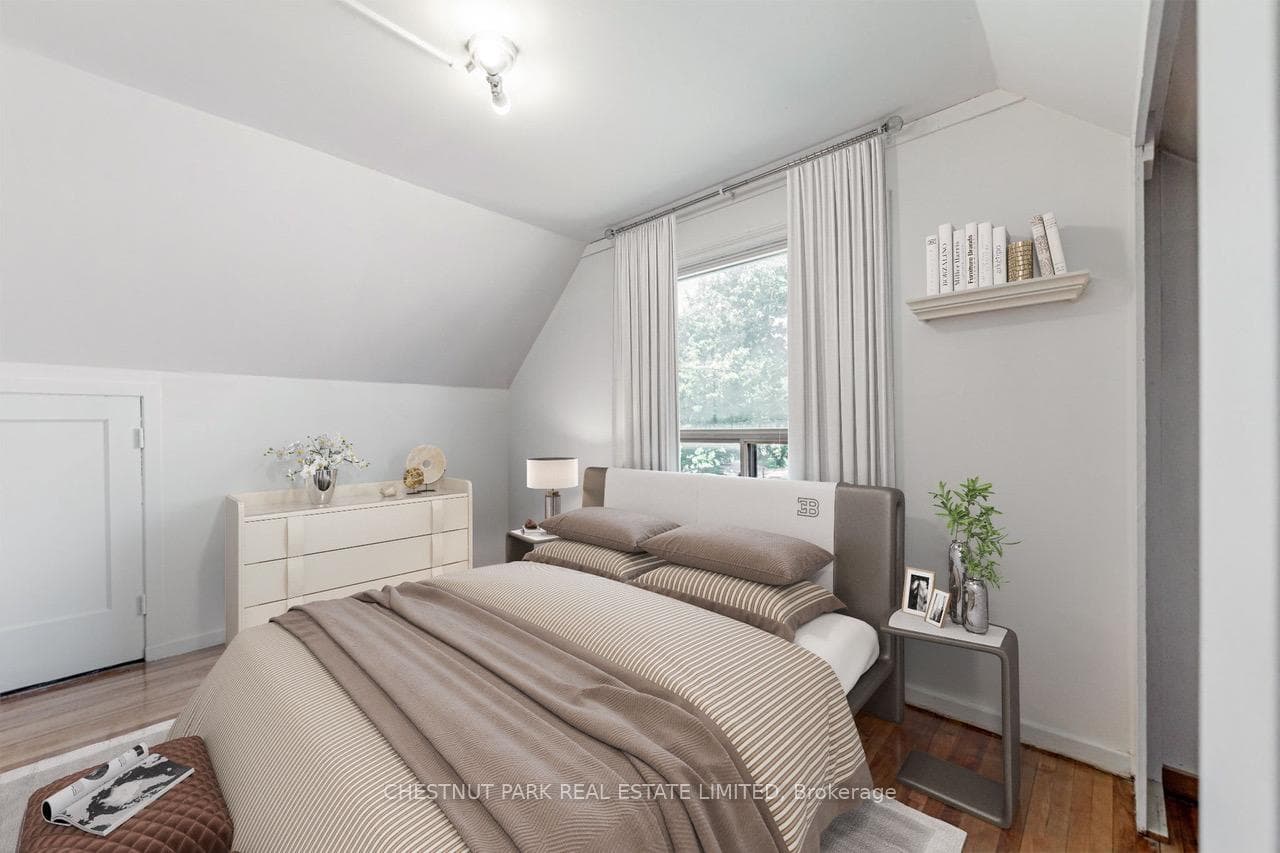 4 Kemp Square photo 13