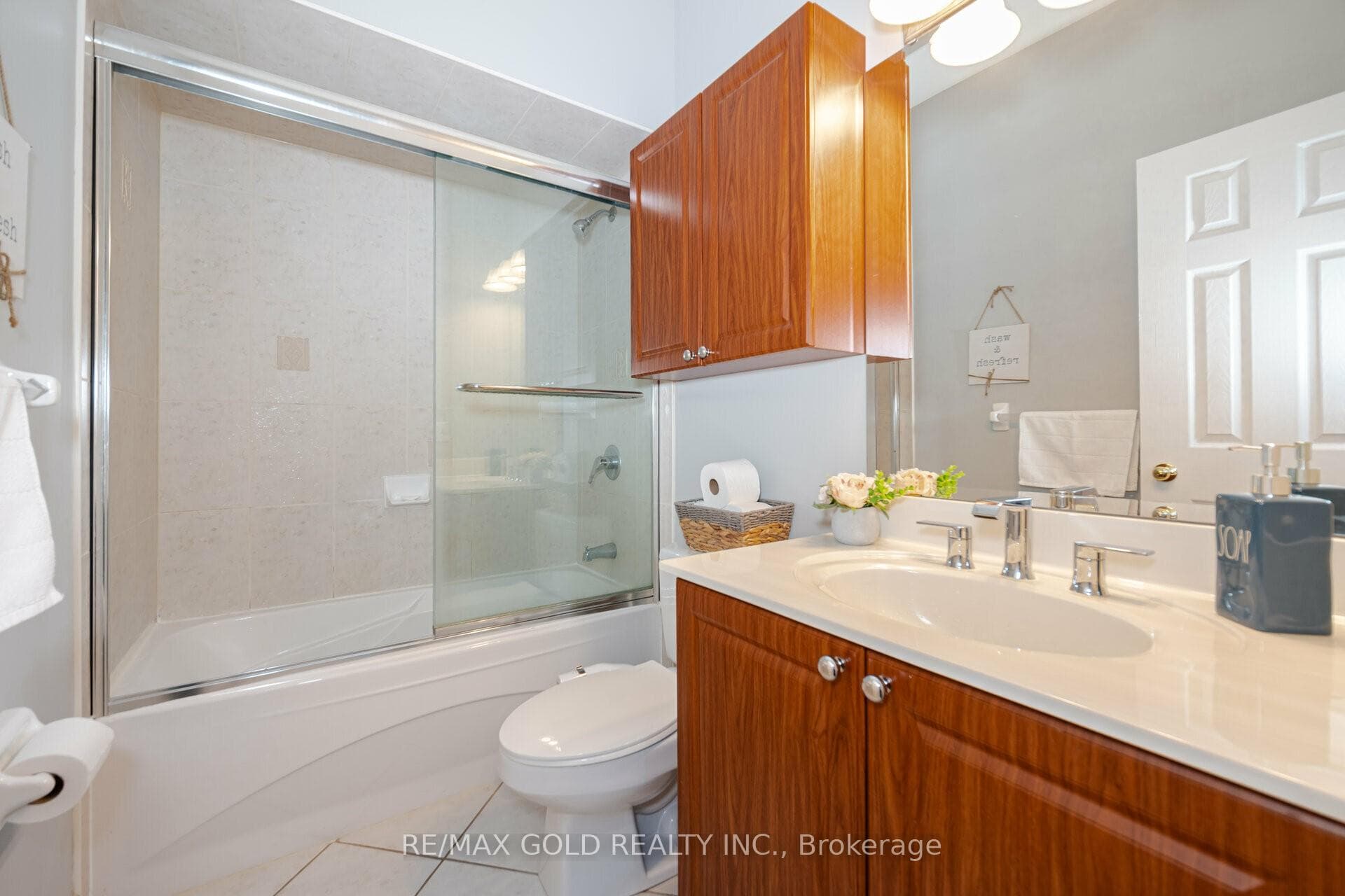 20 Valleybrae Court photo 16