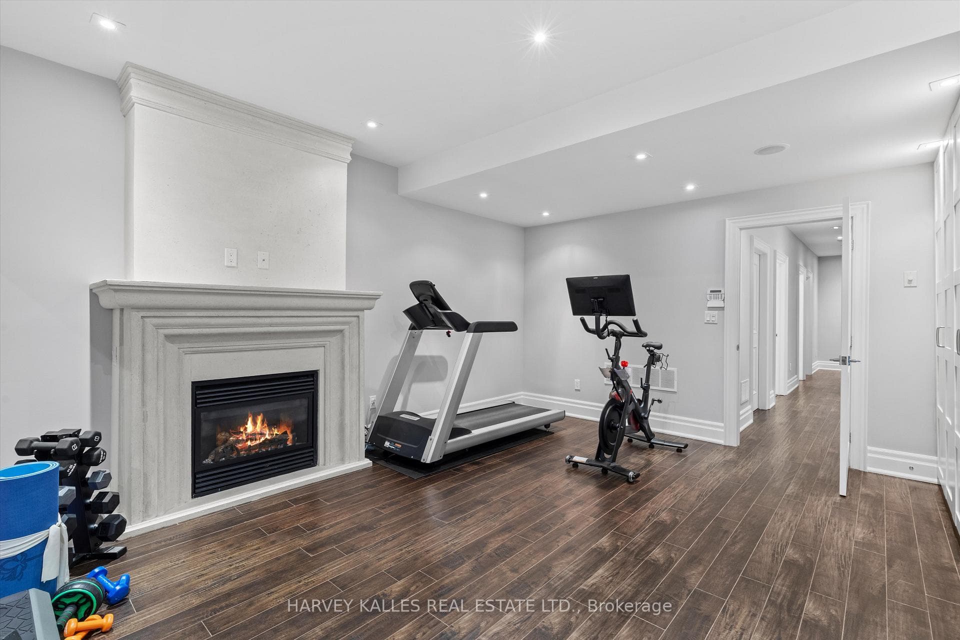 582 Woburn Avenue photo 42