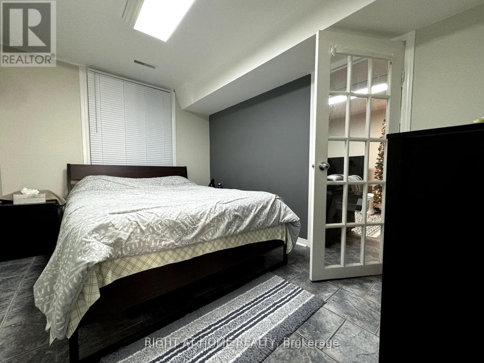 70 Fairmeadow Place Unit Lower photo 4