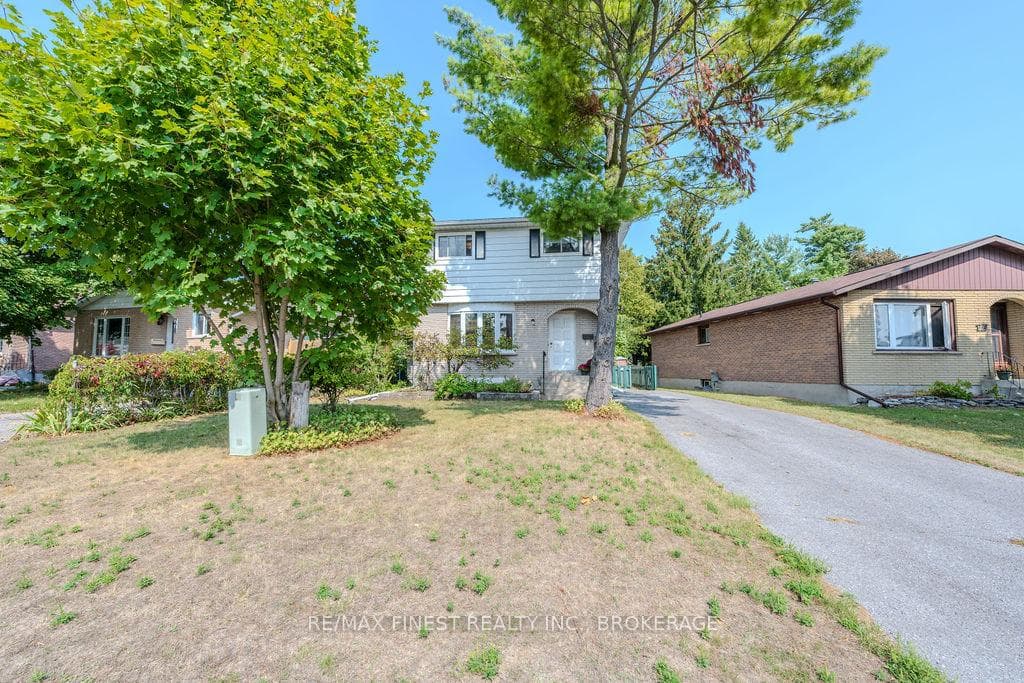 776 Cedarwood Drive photo 2