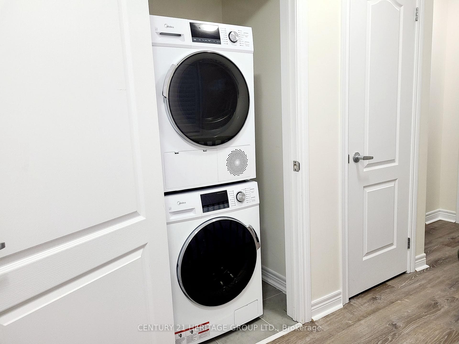 Ensuite Laundry