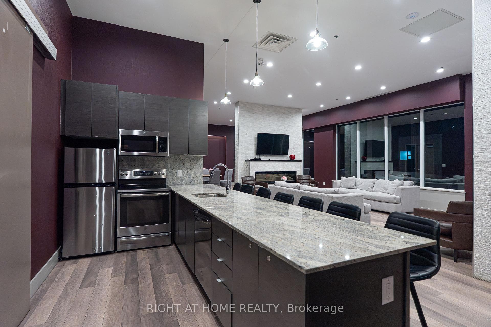 550 North Service Road Unit 1308 photo 28