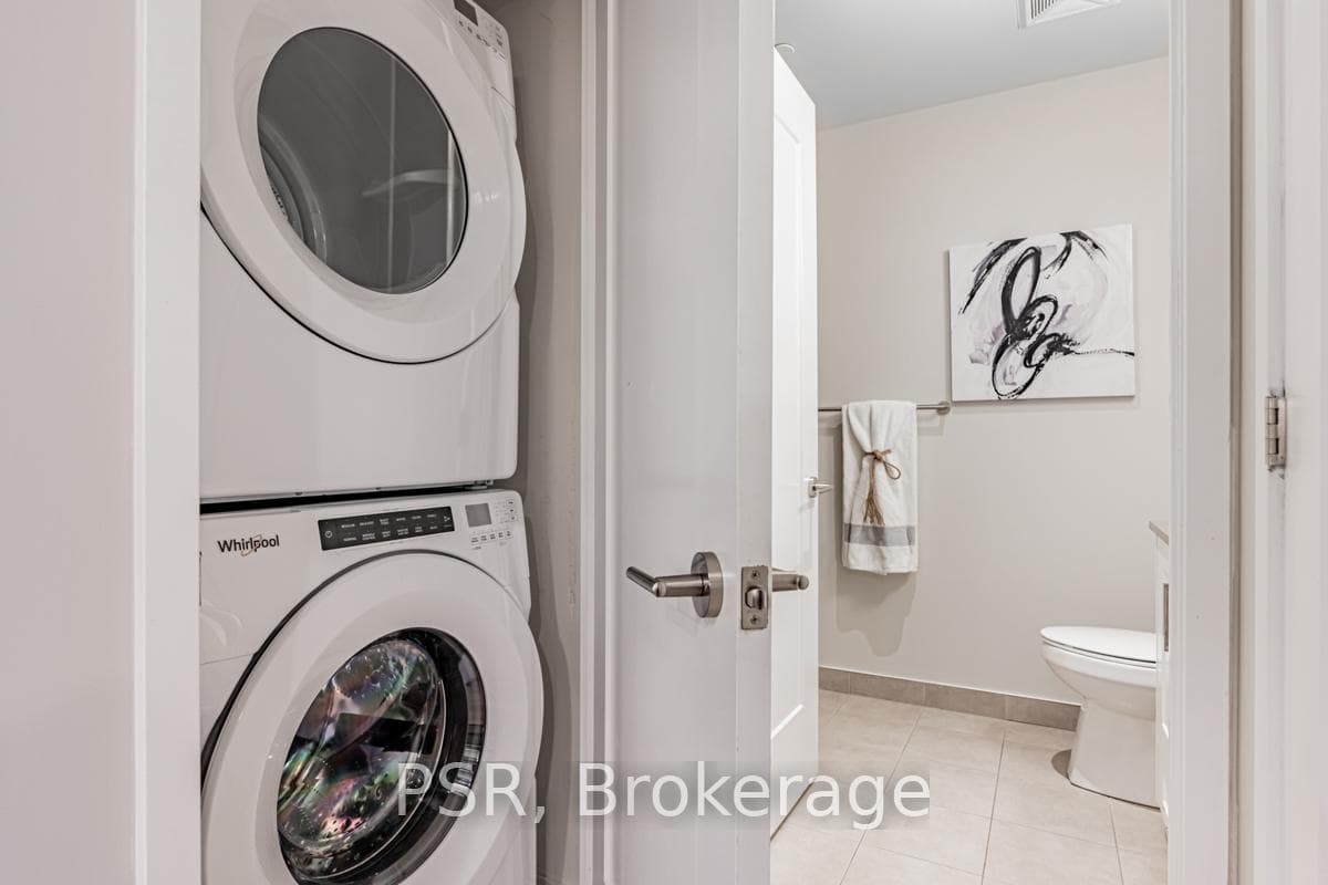 99 John Street Unit 2105 photo 25