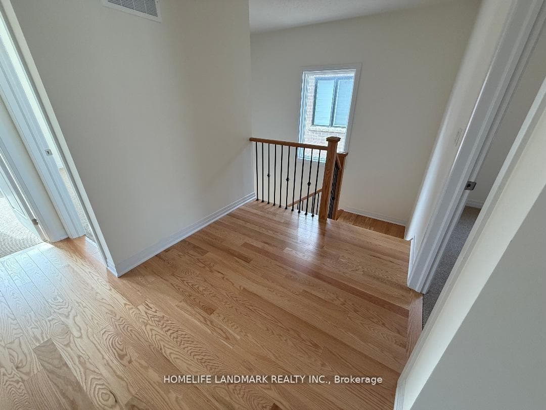 18 Tyler Avenue photo 19