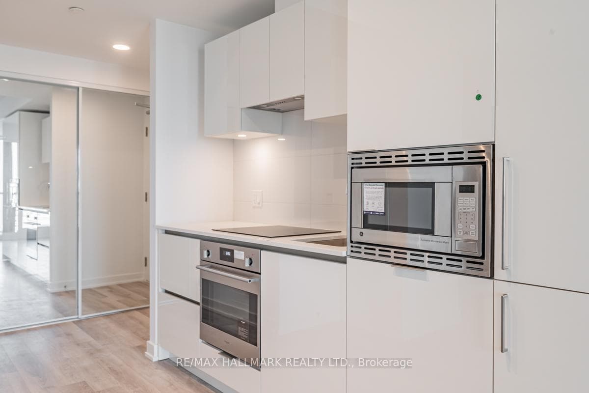238 Simcoe Street Unit 2610 photo 6