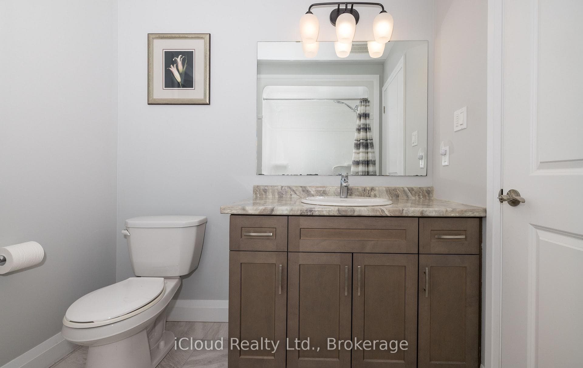 Main Floor 4 pc. Bathroom