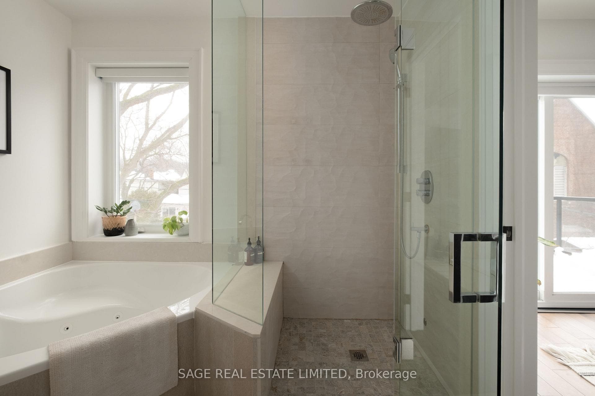 15 Hambly Avenue photo 28