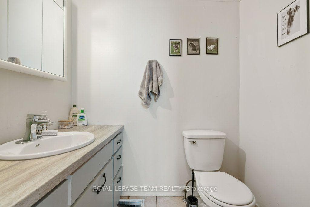 506 Victoria Street photo 16