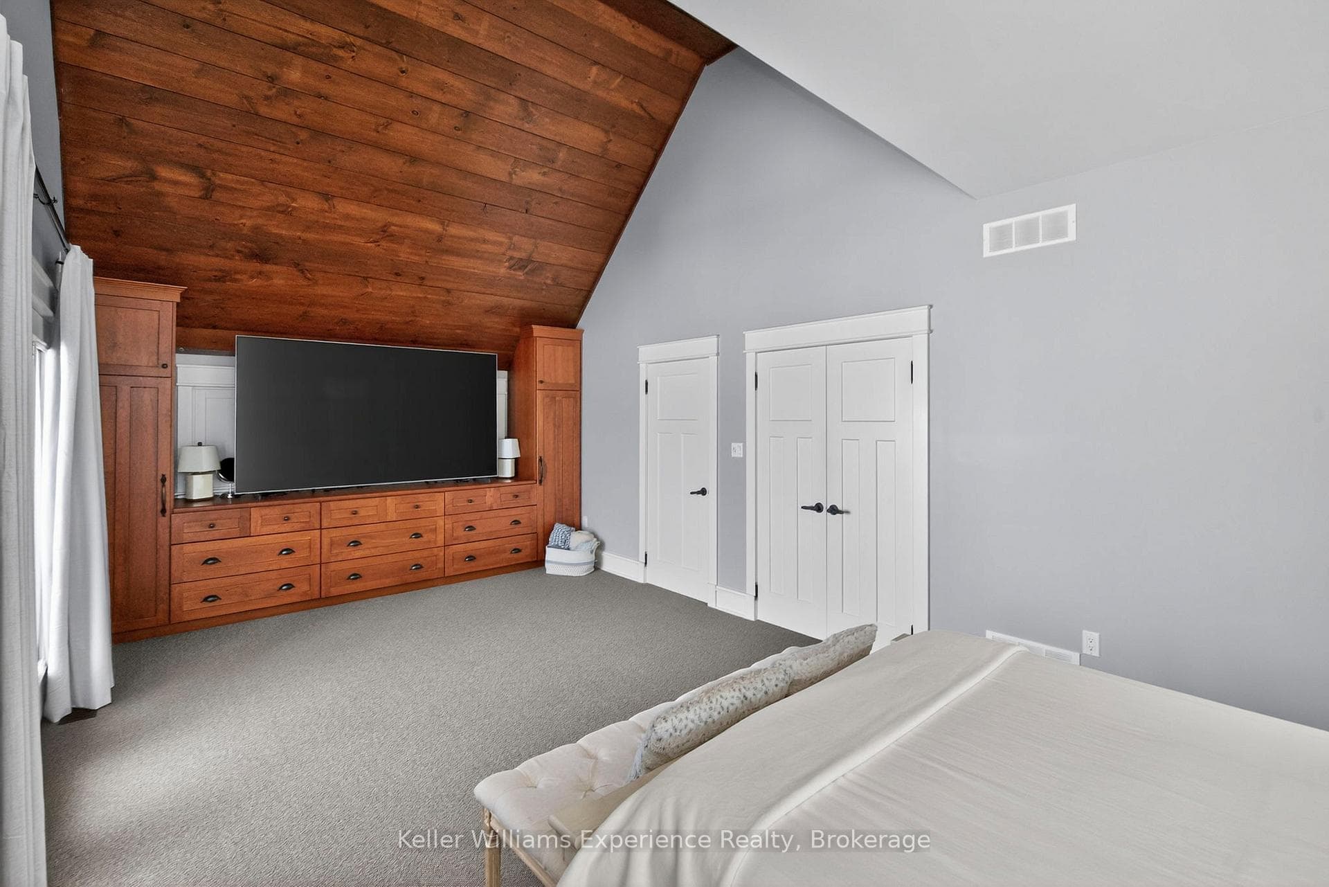 1749 Champlain Road photo 13