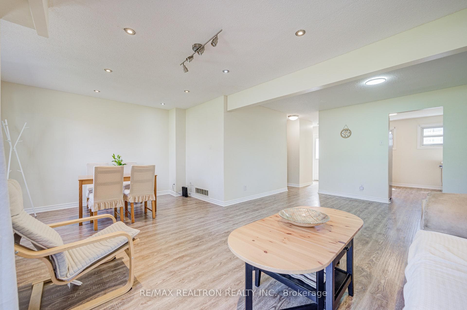1180 Mississauga Valley Boulevard Unit 14 photo 14