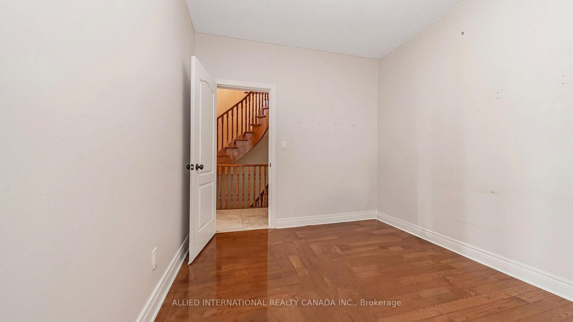 67 Saint Hubert Drive photo 23