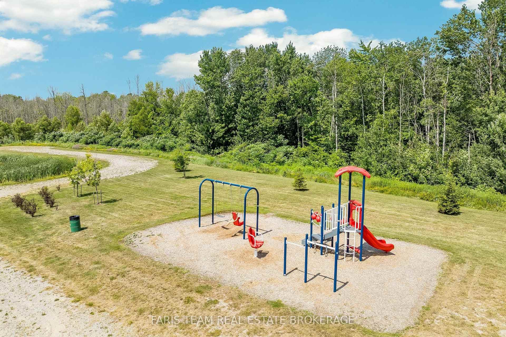 33 Sheppard Drive photo 50