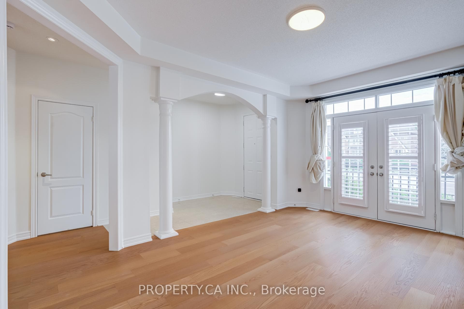 3347 Eglinton Avenue photo 5