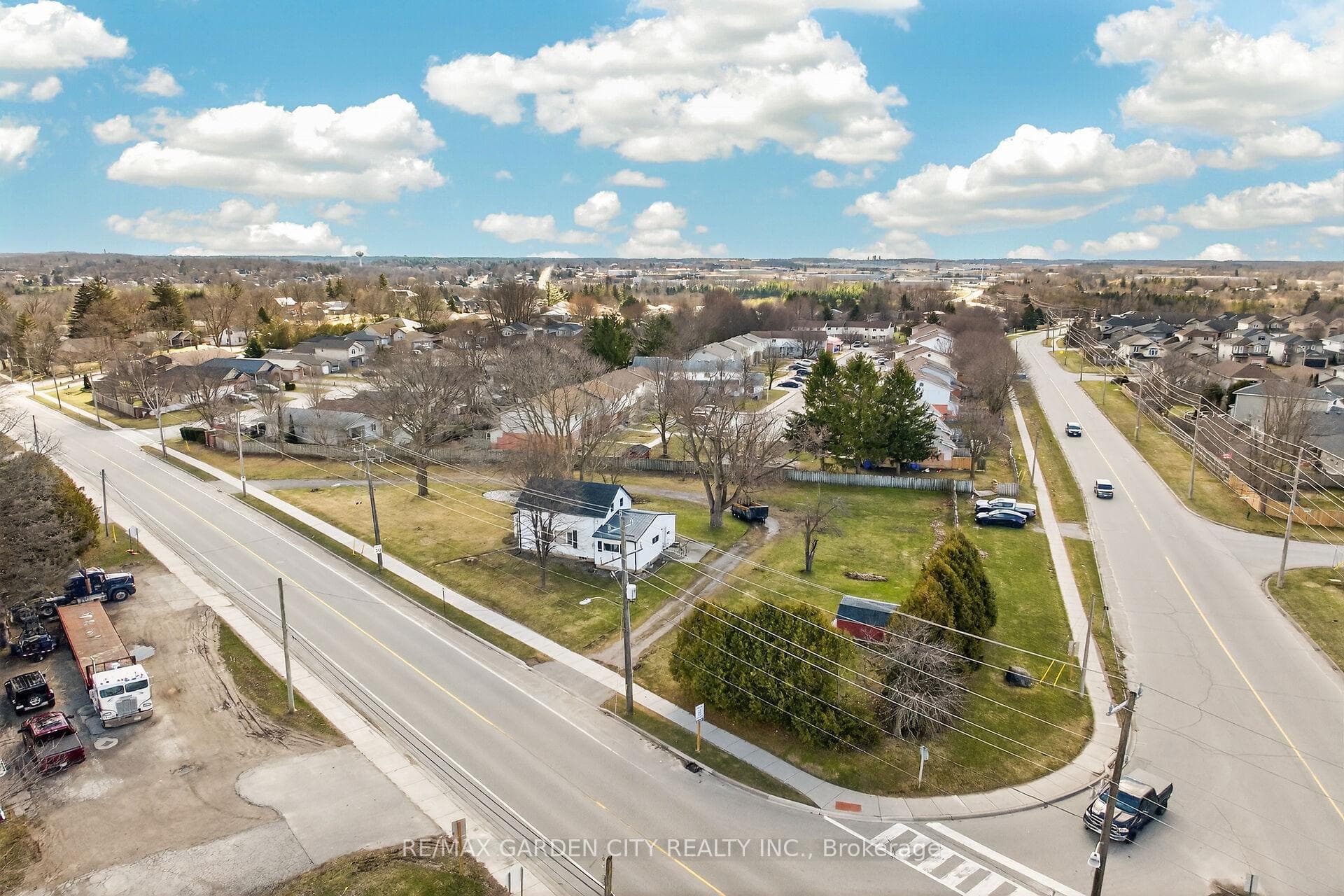 407 Bell Street photo 30