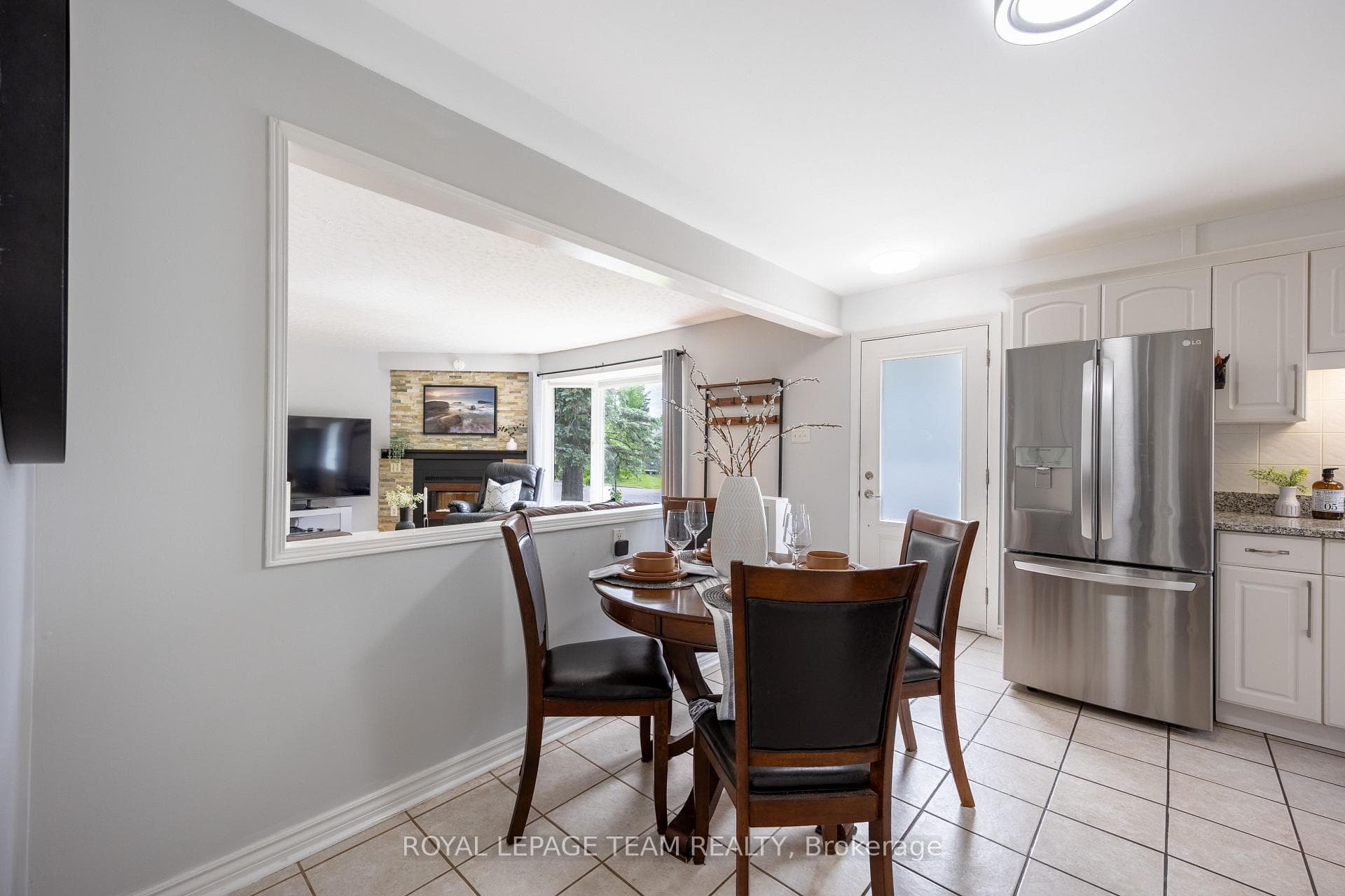 1293 Woodside Drive photo 6