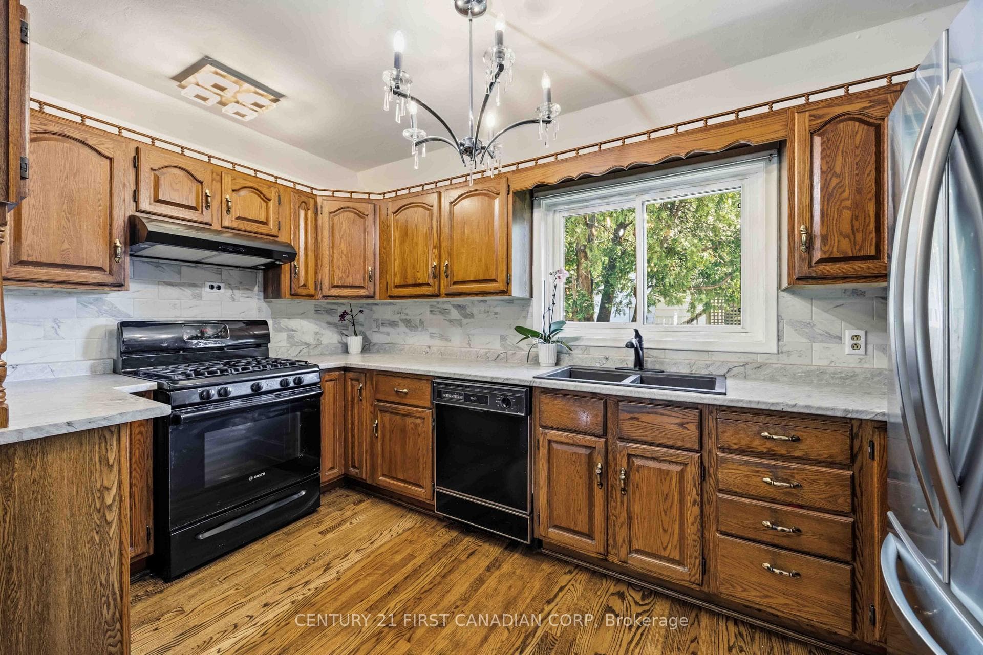 184 Durand Street photo 7